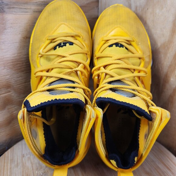 Nike LeBron James 19 Hard Hat Yellow Mens Basketball Shoes Sneakers Size 7.5 - Picture 7 of 11
